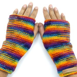 Wollen handwarmer met de hand gebreid