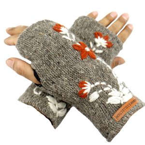 Wollen handwarmer met de hand gebreid