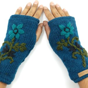 Wollen handwarmer met de hand gebreid